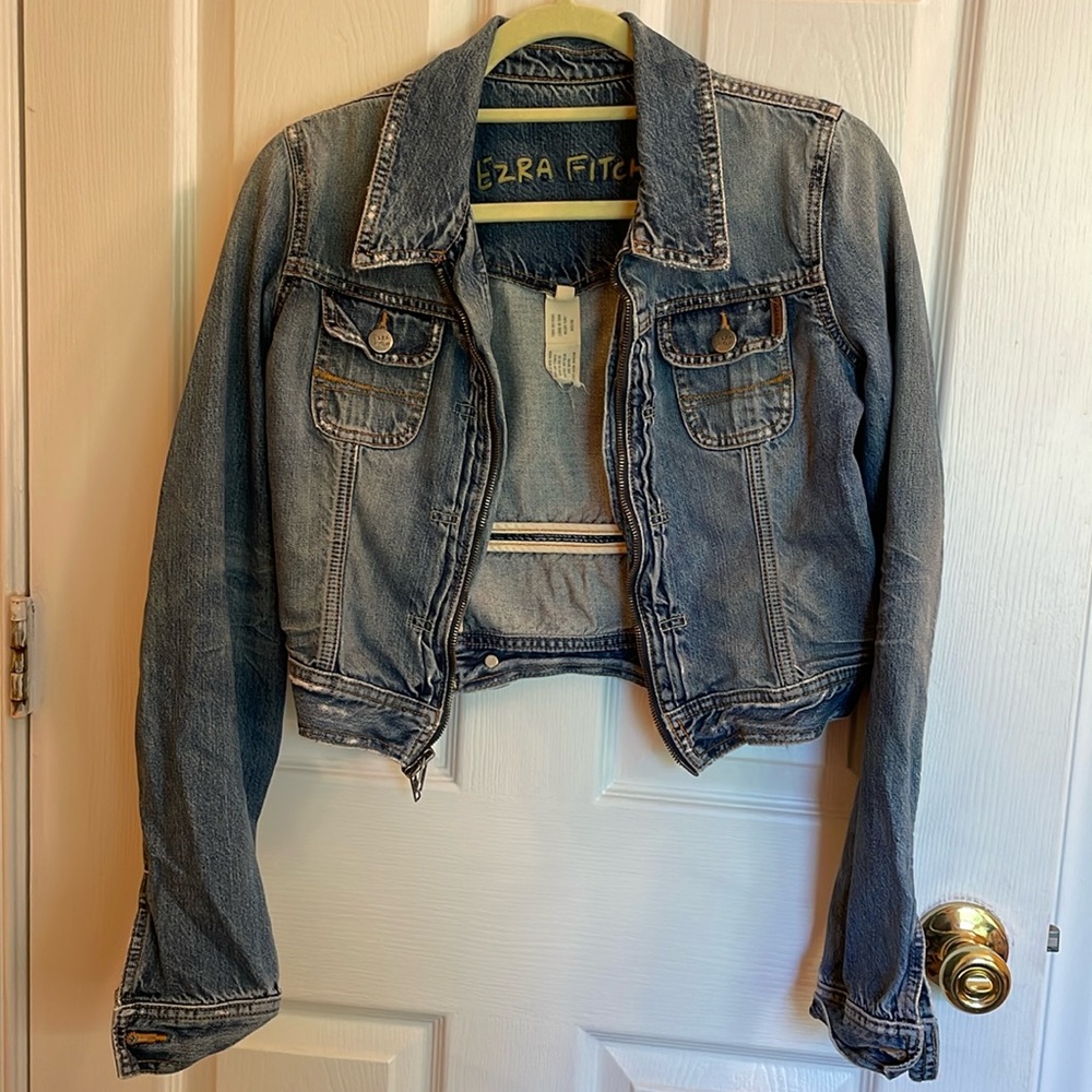 Ezra Fitch cropped fitted denim jacket size medium